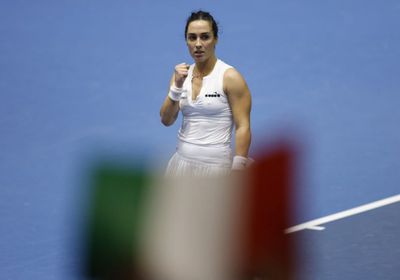 كندا تهزم إيطاليا لتحصد كأس بيلي جين كينج لفرق السيدات للتنس