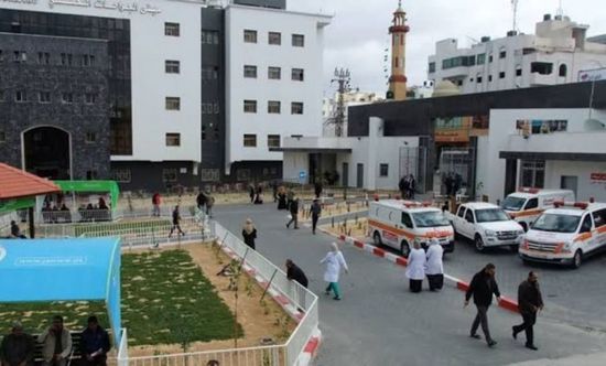 مستشفيان كبيران في غزة يعلقان عملياتهما