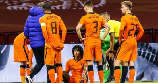 إصابة آكي تزيد مشاكل هولندا قبل تصفيات بطولة أوروبا