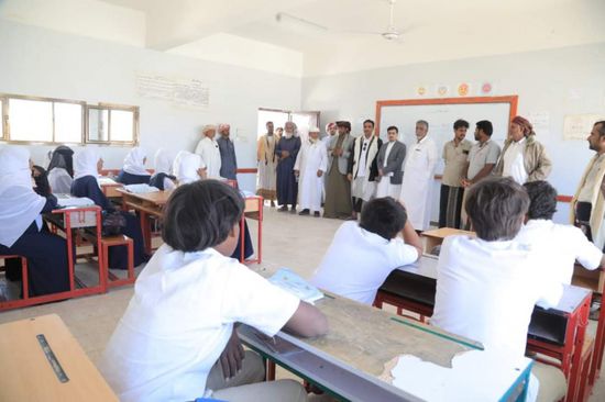 "انتقالي المهرة" يدعم ثانوية الصمود في حات بوقود حافلات الطلاب