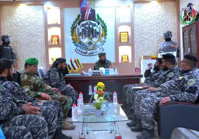 قائد الحزام الأمني يتفقد قوات حماية المنشأت في عدن