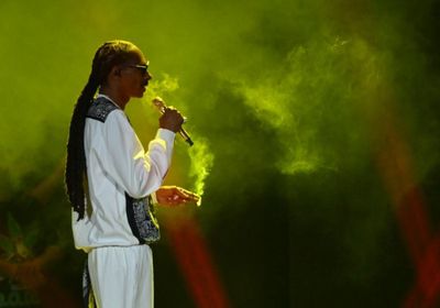 مغني الراب الأميركي سنوب دوغ يعلن إقلاعه عن التدخين