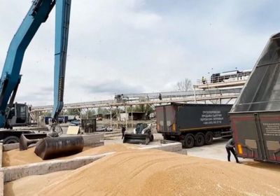 روسيا ترسل أولى شحناتها المجانية من الحبوب إلى إفريقيا  