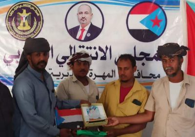 انتقالي حصوين يكرم أحد منقذي أهالي حرضنوت من السيول