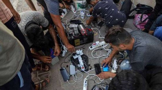 عودة خدمات الاتصالات جزئيًا في قطاع غزة