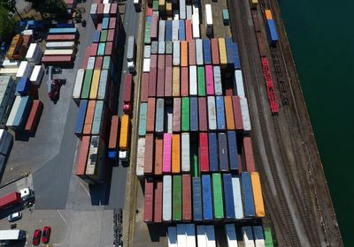 أسعار الواردات الأمريكية تنخفض للمرة الأولى منذ يونيو