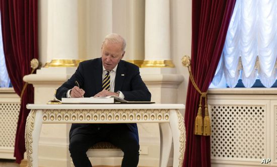 بايدن يطالب السلطة الفلسطينية بحُكم غزة بعد الحرب