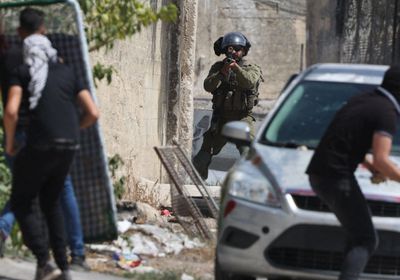 فلسطينيون يبحثون عن مأوى وسط تأهب إسرائيلي لتوسيع الهجوم