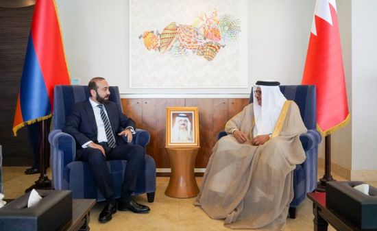 على هامش حوار المنامة.. وزير الخارجية البحريني يجتمع مع نظيره الأرميني