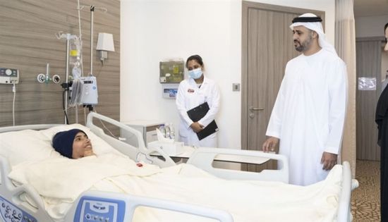 ذياب بن زايد يزور مصابي وجرحى غزة في مستشفيات الإمارات