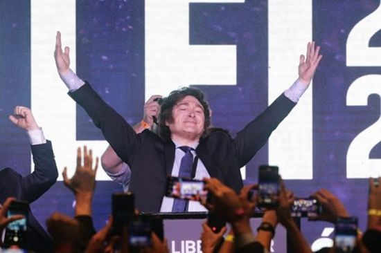 "ميلي" يفوز برئاسة الأرجنتين