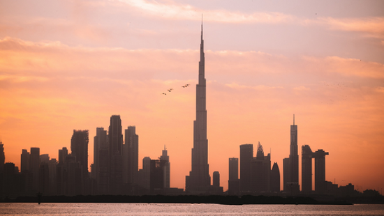 تسجيل مبايعات عقارية في دبي بقيمة 1.5 مليار درهم