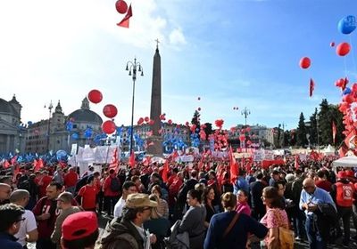 إضراب عمال القطاع العام في إيطاليا احتجاجا على ميزانية الحكومة