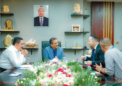 محافظ عدن يؤكد أهمية المشاركة بالمنتدى العالمي للاجئين في سويسرا