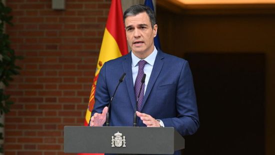 الحكومة الإسبانية برئاسة "سانشيز" تؤدي اليمين الدستورية