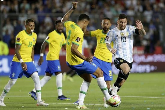 الأرجنتين تخطف فوزًا قاتلًا من البرازيل