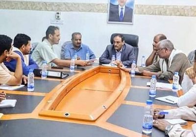 اتفاق على آليات لمعالجة معوقات مشاريع الطرقات بشبوة
