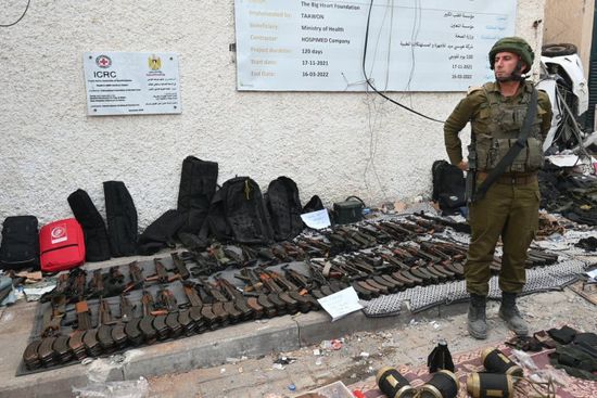 الجيش الإسرائيلي ينظم جولة إعلامية في مجمع الشفاء الطبي في غزة