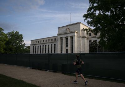 الفيدرالي يتوقع تباطؤ نمو الاقتصاد الأمريكي بالمدى القريب