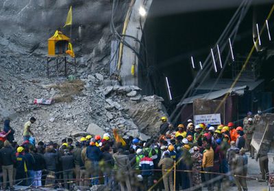 عائق جديد يفصل العمال العالقين في الهند عن الحرية