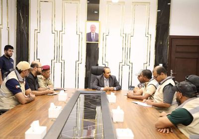 محافظ حضرموت يكرم فريق الهلال الأحمر الإماراتي