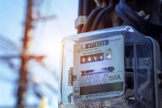 أسعار الكهرباء في أوروبا تتراجع بعد تحسن العرض