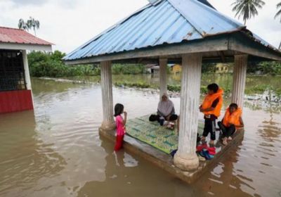 مقتل رضيع إثر فيضانات عارمة في ماليزيا