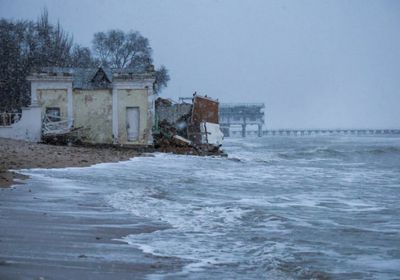 عاصفة شتوية في أوكرانيا تتسبب في انقطاع التيار الكهربائي
