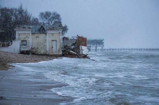 عاصفة شتوية في أوكرانيا تتسبب في انقطاع التيار الكهربائي