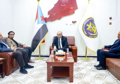 علي الكثيري يناقش البرنامج الاحتفالي بعيد الاستقلال في عدن