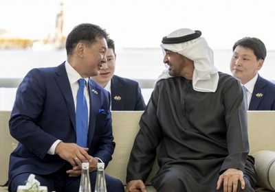 محمد بن زايد يستقبل رئيس منغوليا في قصر البحر
