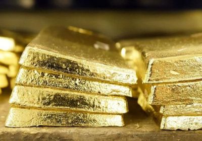 سعر الذهب يلامس أعلى مستوياته في 7 أشهر مقابل الدولار