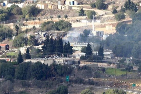 سكان جنوب لبنان يهرعون لبيوتهم في الهدنة ويأملون انتهاء القتال