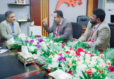 لملس يوقع اتفاق إنشاء ميناء بري في مديرية خورمكسر