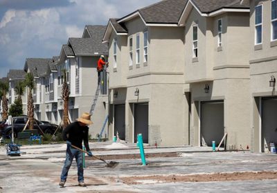 مبيعات المنازل الجديدة في أمريكا تتراجع بأكثر من التوقعات