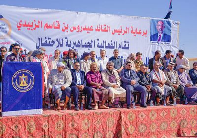 جماهير شبوة تحتفي بعيد الاستقلال وتجدد الولاء للرئيس الزُبيدي