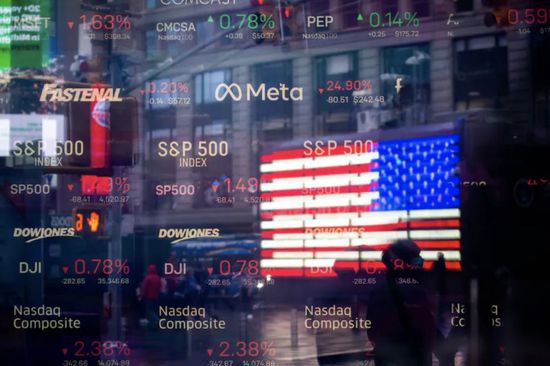 "بي سي إي" تتوقع انهيار الأسهم الأمريكية 27% في 2024