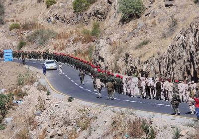 محور يافع ينظم عرضا عسكريا بذكرى استقلال الجنوب