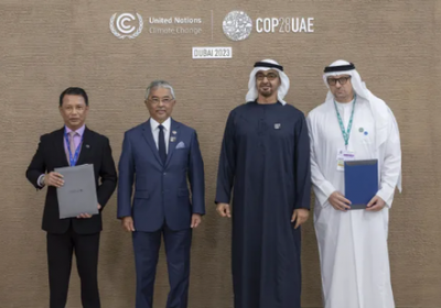 رئيس الإمارات وملك ماليزيا يشهدان اتفاقية للطاقة النظيفة