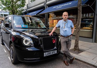 أوبر تفتح أبوابها لسائقي سيارات الأجرة في لندن