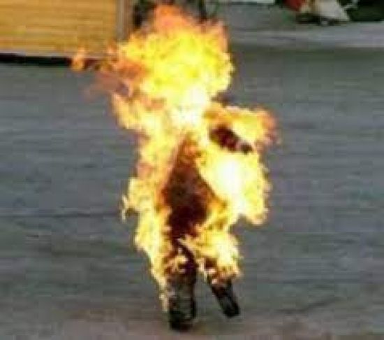 شخص يضرم النار بنفسه أمام القنصلية الإسرائيلية بأتلانتا