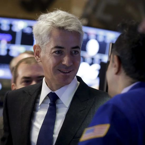 بيل أكمان يتوقع خفض الفائدة الأمريكية في الربع الأول من 2024