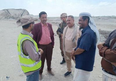 انتقالي أبين يتفقد سير العمل بمشروع سد حسان