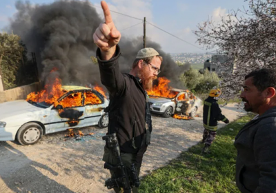 مقتل فلسطيني وإحراق سيارة إثر هجومين لمستوطنين في الضفة