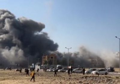 قنابل دخانية إسرائيلية تستهدف مراكز النازحين بغزة