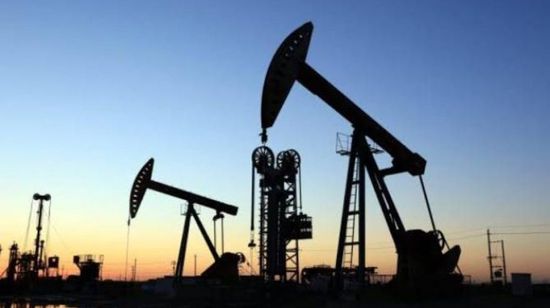 ارتفاع العقود الآجلة للنفط