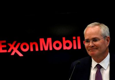 رئيس إكسون موبيل يدعو لتقليل الانبعاثات لمكافحة تغير المناخ