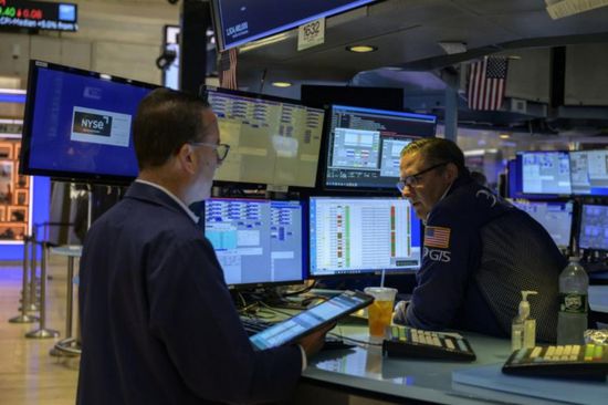 الاحتياطي الفيدرالي يقلل من احتمالات الخفض المبكر للفائدة