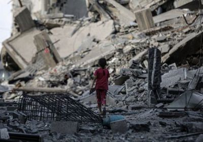 قتلى وجرحى في قصف مبنى سكني بغزة