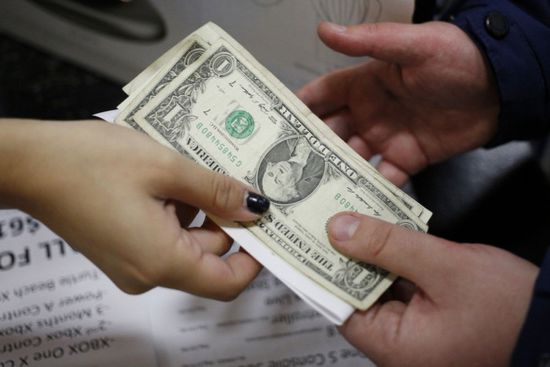 تباطؤ النشاط الاقتصادي في أمريكا لتراجع الإنفاق والطلب